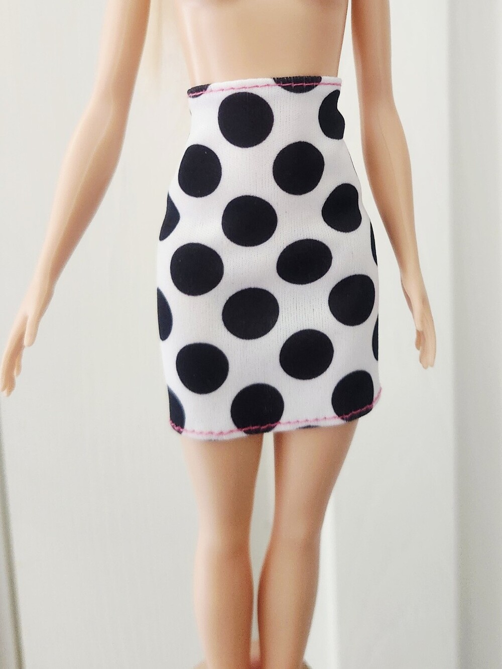 Barbie - Picture 1 of 6